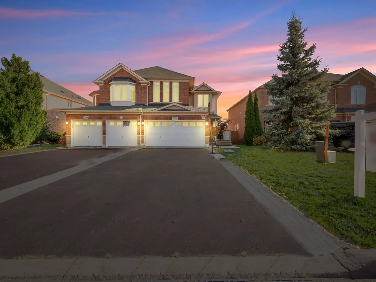 Oakville, ON L6M 5B1,2094 Redstone CRES