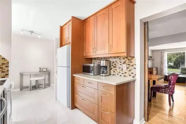 Ottawa, ON K1J 8M8,2111 MONTREAL RD #189