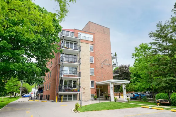 Burlington, ON L7S 1B1,1377 Lakeshore RD #108