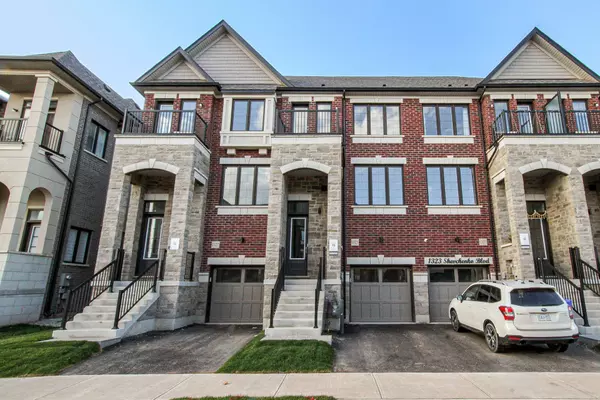 1325 Shevchenko BLVD, Oakville, ON L6M 5R4