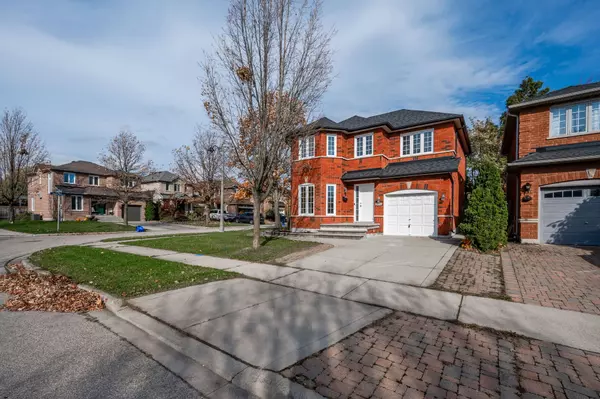 Oakville, ON L6M 3T4,2151 Stillmeadow RD