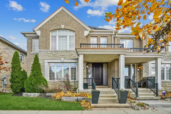 524 Sixteen Mile DR, Oakville, ON L6M 0R2