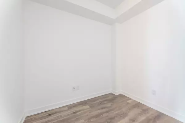 Mississauga, ON M3C 0H5,28 Ann ST #210