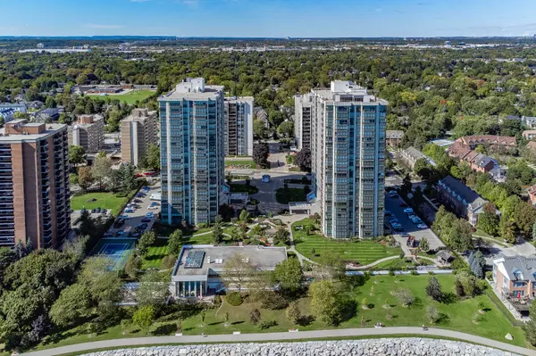 2170 Marine DR #2102, Oakville, ON L6L 5V1