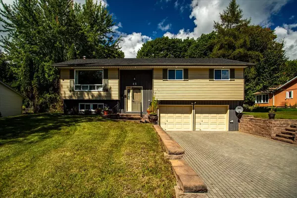 Bracebridge, ON P1L 1A3,65 Meadow Heights DR