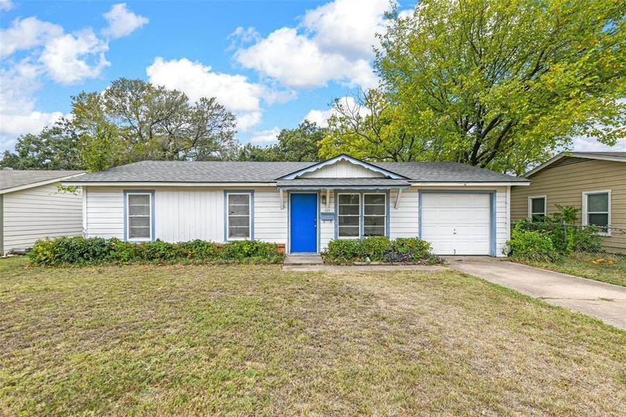 729 Livingston Drive, Hurst, TX 76053