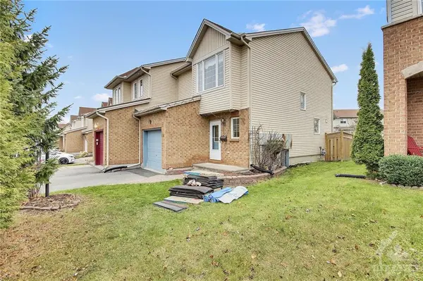 196 CLARIDGE DR, Ottawa, ON K2J 5G8
