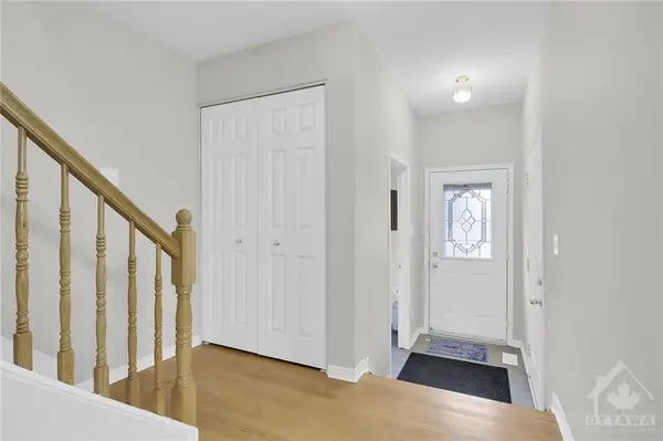 196 CLARIDGE DR, Ottawa, ON K2J 5G8