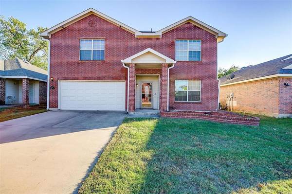 7912 Whitney Lane, Fort Worth, TX 76112