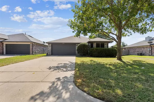 3214 Scenic Glen Drive,  Mansfield,  TX 76063