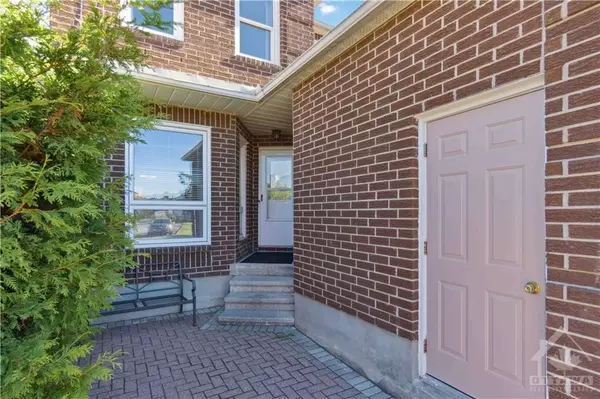 Orleans, ON K1E 3H2,1433 LAURIN CRES
