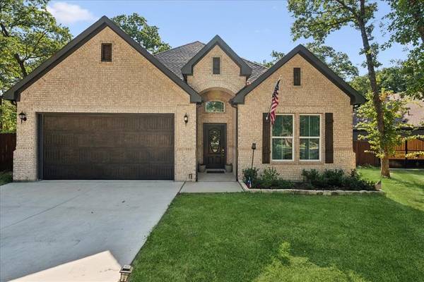 207 Richard Lane, Azle, TX 76020