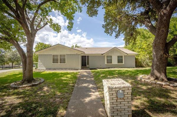 7701 Bogart Drive, North Richland Hills, TX 76180