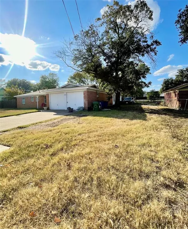 Roanoke, TX 76262,209 Pecan Street