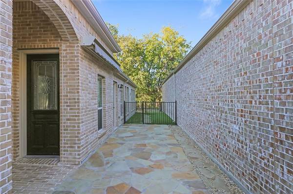 Mckinney, TX 75072,9604 National Pines Drive