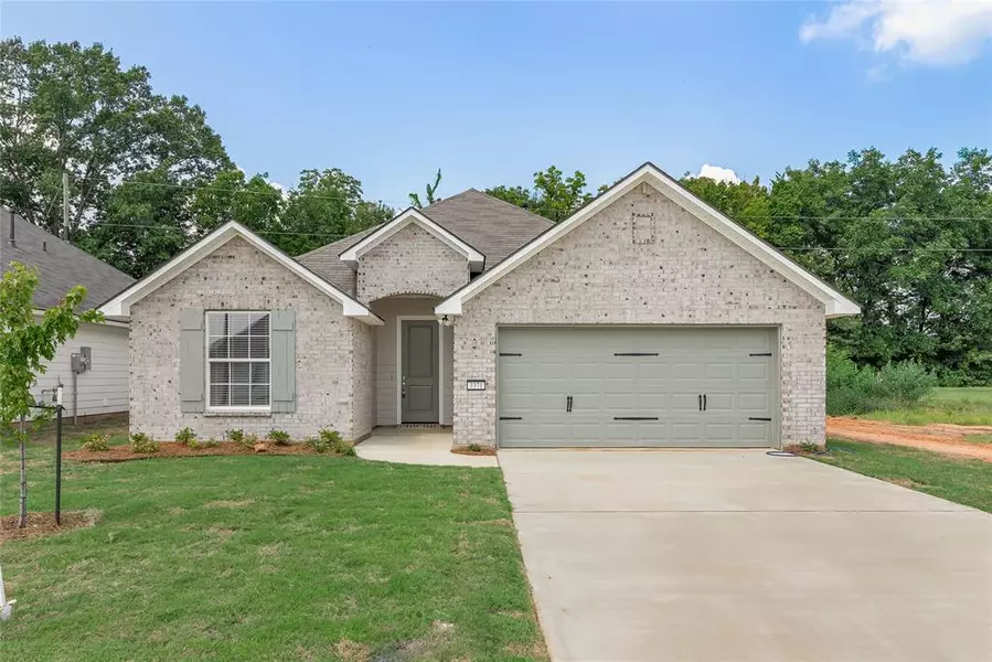 3371 Grand Lake Drive, Bossier City, LA 71111