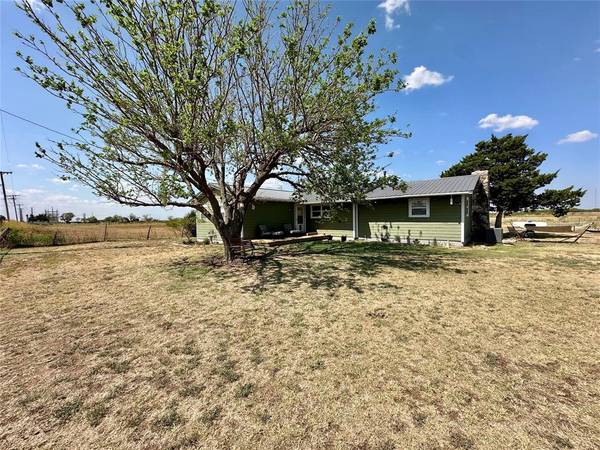 16469 S County Road 215, Headrick, OK 73549