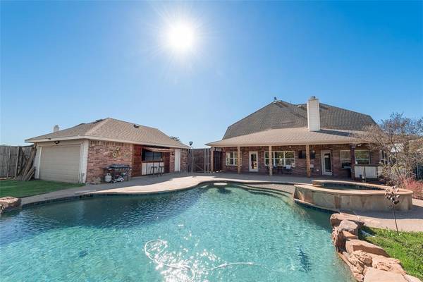 1097 Oak Creek Circle, Royse City, TX 75189