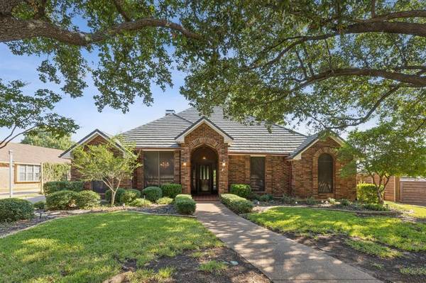 3212 Evan Drive, Hurst, TX 76054