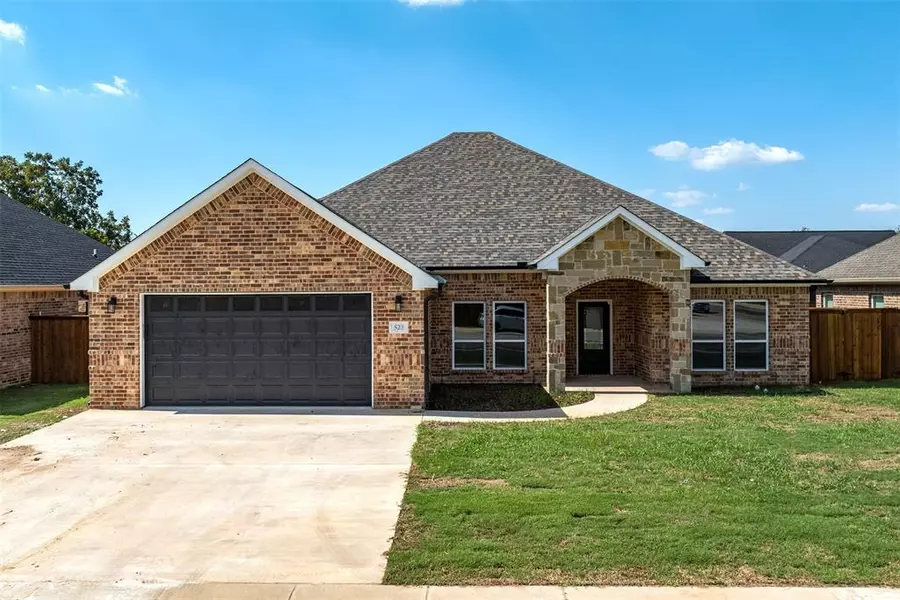 523 Limestone Circle, Mabank, TX 75147