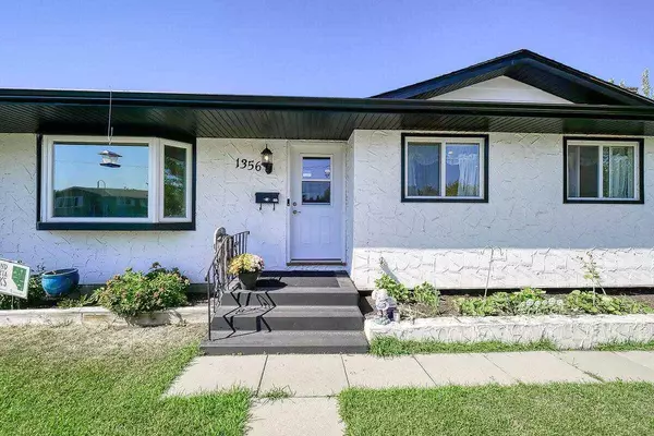 Calgary, AB T2J 3G1,1356 Lake Michigan CRES SE