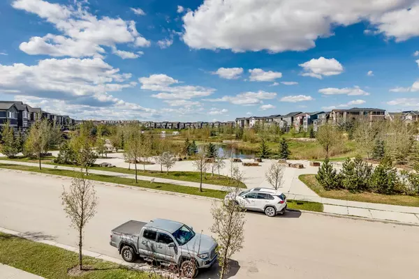 Calgary, AB T3P 1K4,776 Livingston HL NE