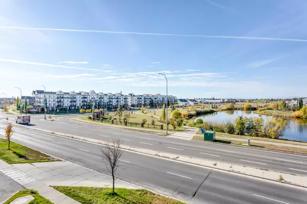 Calgary, AB T2Z 5E2,117 Copperpond Common Southeast #317