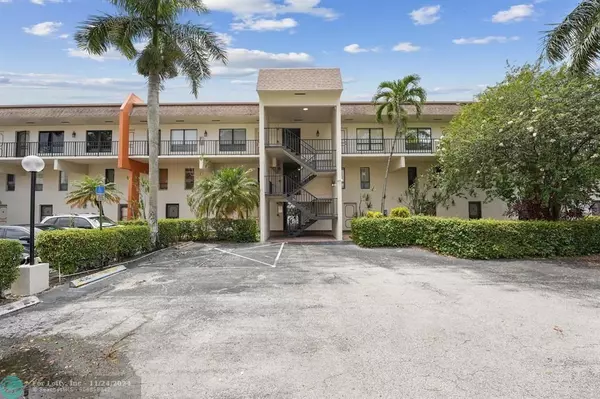 1100 Crystal Lake Drive  #109, Deerfield Beach, FL 33064