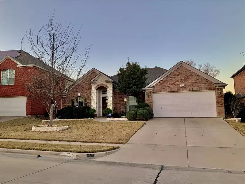 815 Hickory Street, Burleson, TX 76028