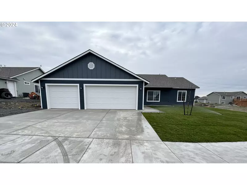 2810 CARDINAL PL, Umatilla, OR 97882