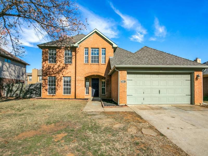 333 Stately Oak Lane, Lake Dallas, TX 75065