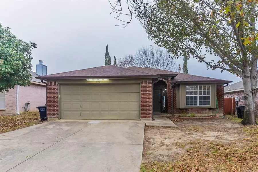 8120 Broken Arrow Road, Fort Worth, TX 76137