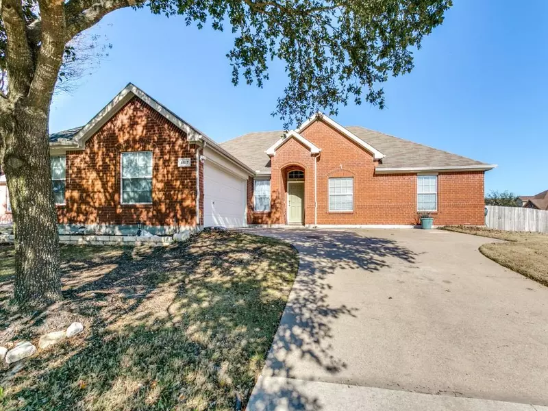 6617 Mill Valley Drive, Midlothian, TX 76065