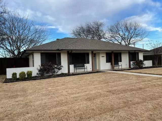 106 Hillcrest Street, Midlothian, TX 76065