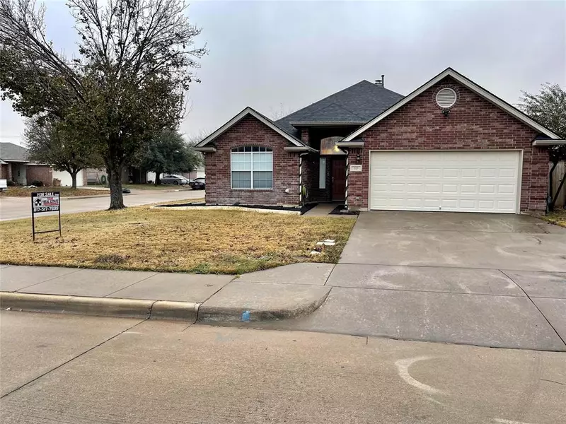 201 Willow Street, Crowley, TX 76036