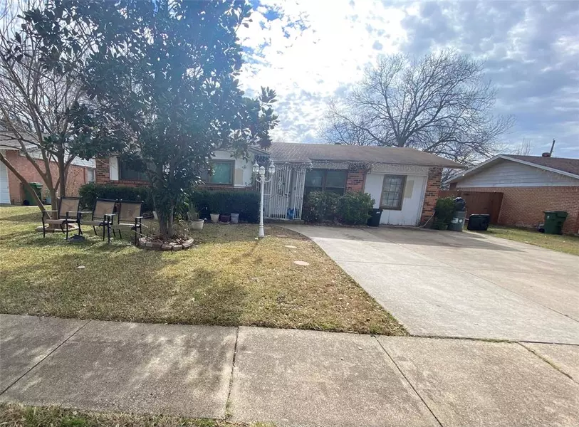 1802 E Tucker Boulevard, Arlington, TX 76010