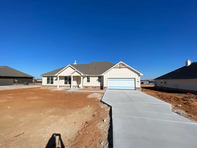 1025 Northern Oaks Court, Springtown, TX 76082