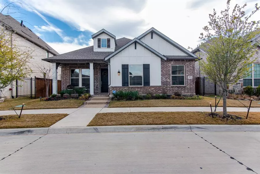 4411 Indigo Lark Lane, Arlington, TX 76005