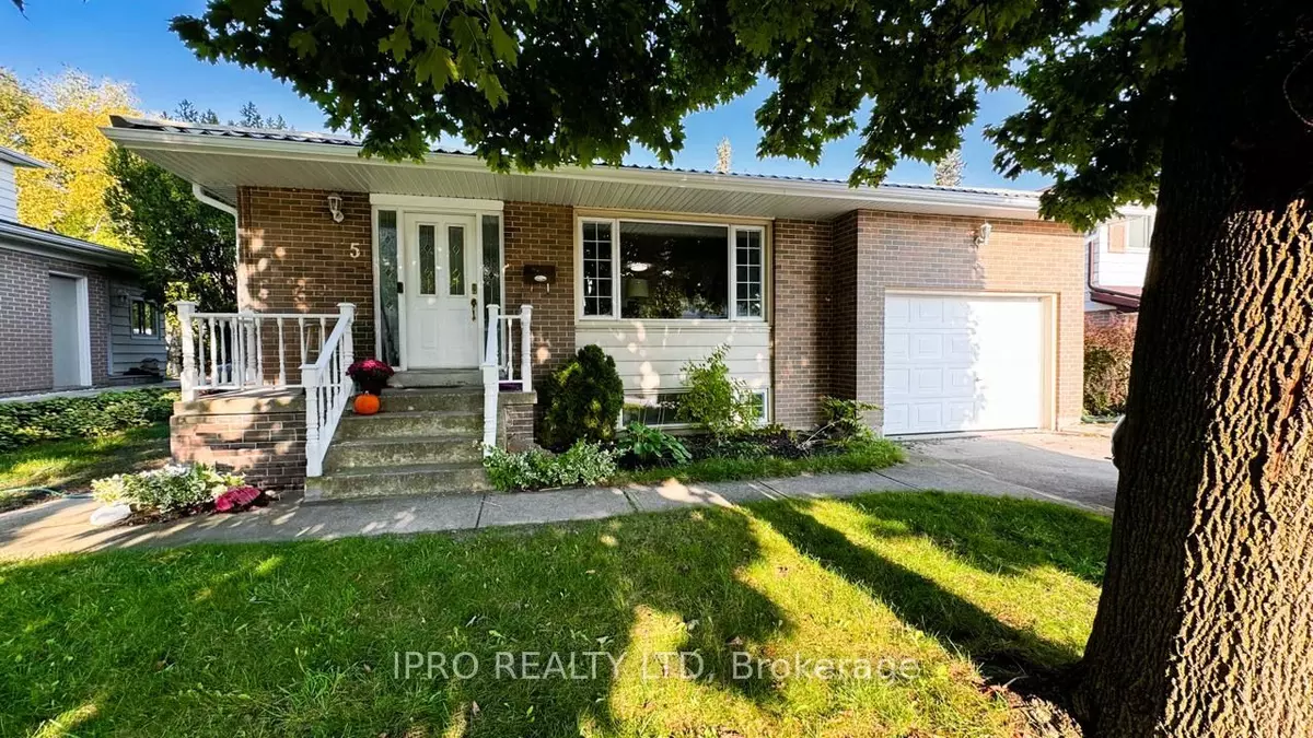 Brampton, ON L6Y 1B3,5 Parkend AVE