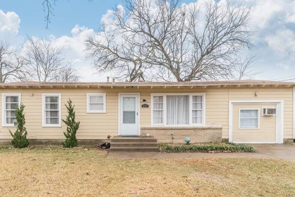 607 Graham Street, Cleburne, TX 76033