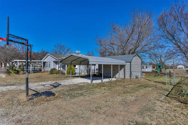 33 Park Lane, Gainesville, TX 76240