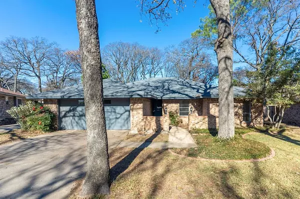 3001 Scenic Hills Drive, Bedford, TX 76021