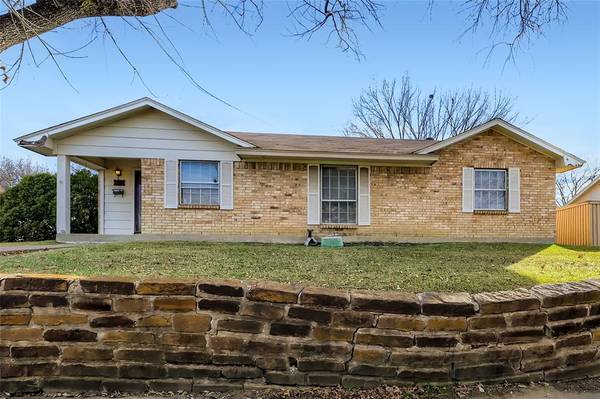 2124 Rockwood Drive, Carrollton, TX 75007