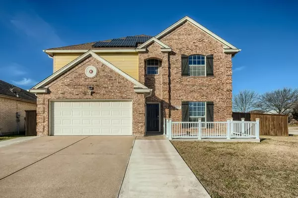 233 Adams Drive, Crowley, TX 76036