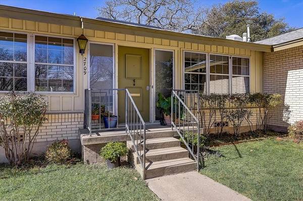 2709 Nottingham Drive, Denton, TX 76209