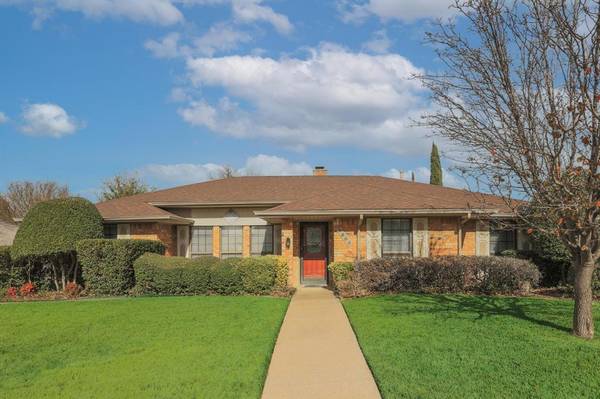 1605 Saint James Drive, Carrollton, TX 75007