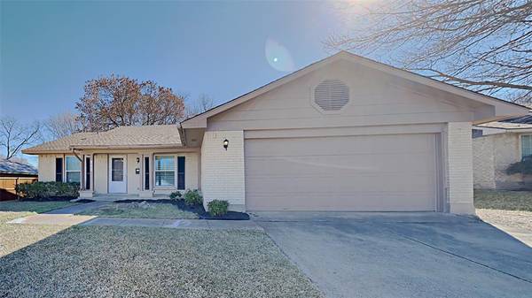 322 Fieldside Drive, Garland, TX 75043