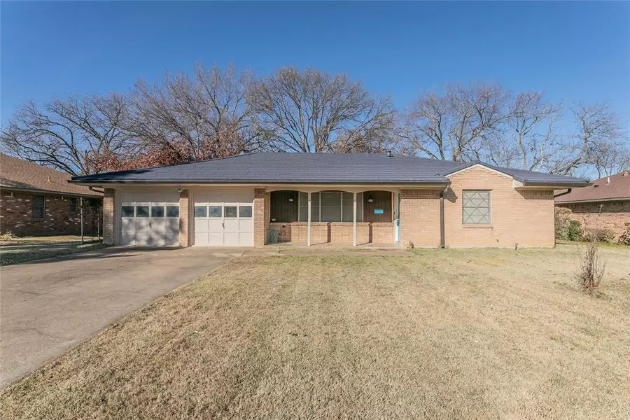 914 Danish Drive, Grand Prairie, TX 75050