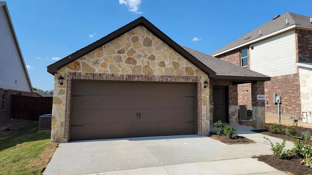 3945 Oak Creek Circle, Denison, TX 75020