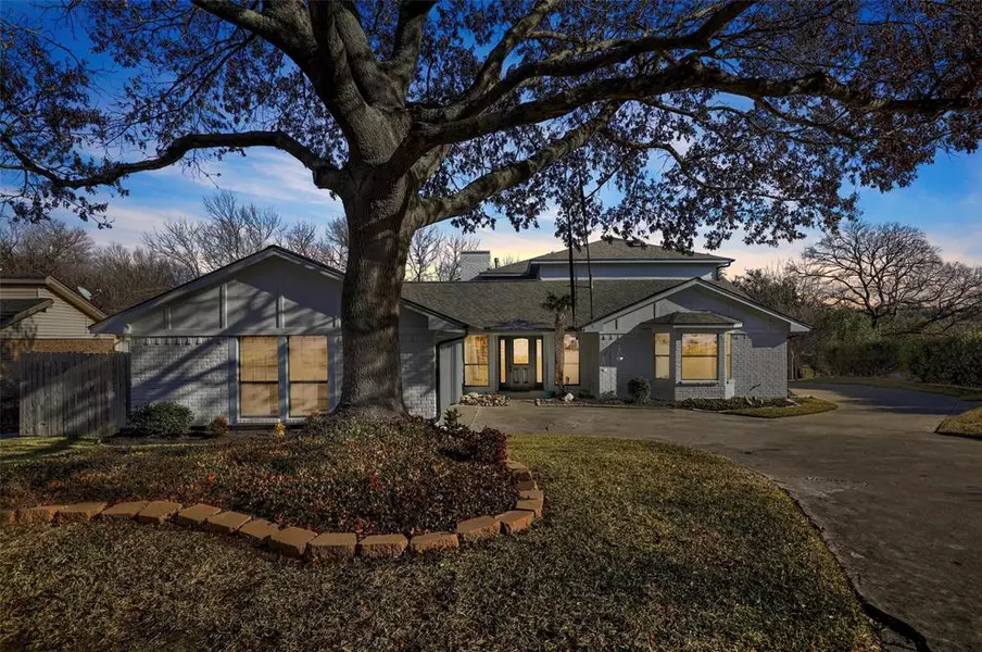 8632 Canyon Crest Road, Fort Worth, TX 76179